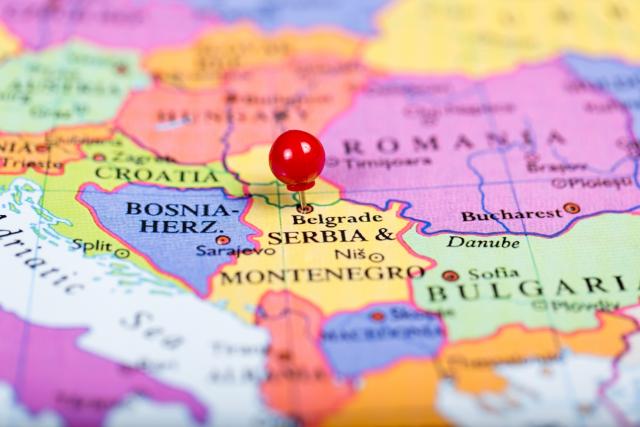 Komersant: Balkan ne može sam da izaðe iz napetosti