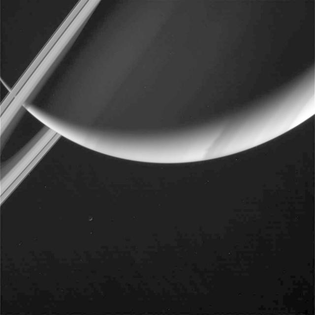 Poslušajte prazninu između Saturna i njegovih prstenova
