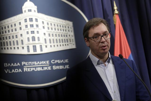 Vučić: Nije mi svejedno, doneo sam pet kesa