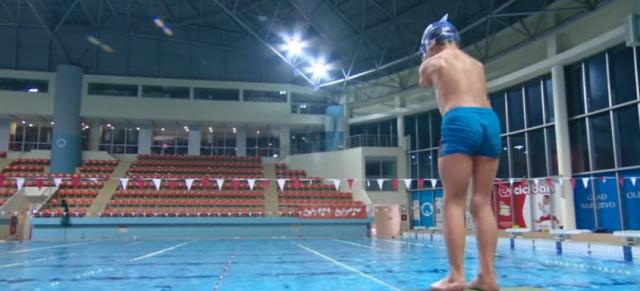 Heroj: Dečak bez ruku osvaja medalje u plivanju