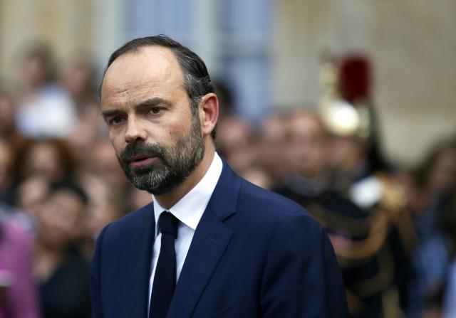 Novi francuski premijer piše krimiće, boksuje i imitira