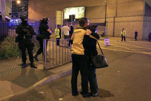Ulice Mančestera posle napada: Teško oružje, krv... FOTO