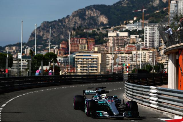 Hamilton najbrži na prvom treningu u Monaku