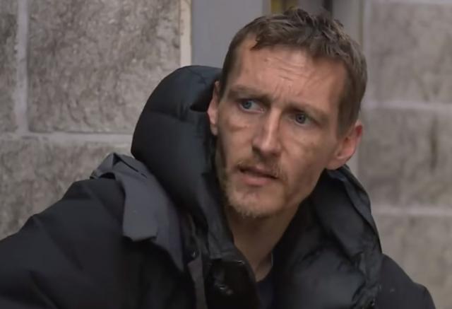 Heroj beskućnik sa ulica Mančestera dobija zasluženu nagradu
