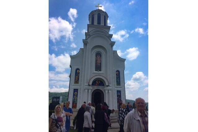Irinej osveštao Nikoliæevu crkvu vrednu milion evra / FOTO