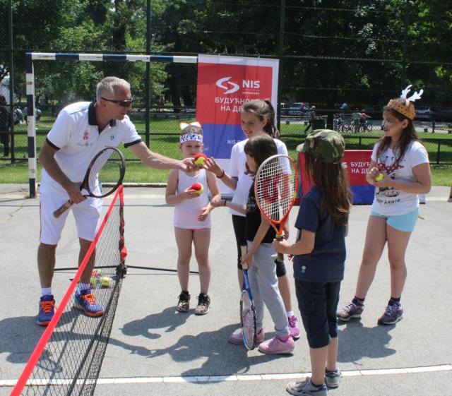 Održana besplatna škola tenisa za decu