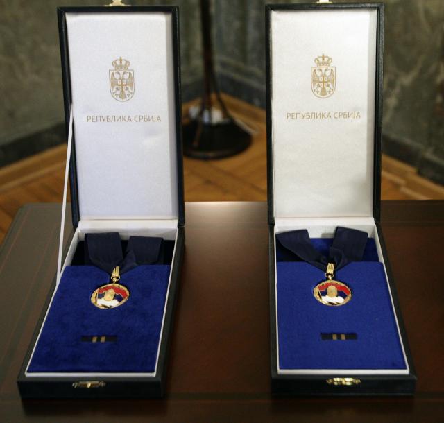 Nikolić uručio tri ordena i jednu medalju