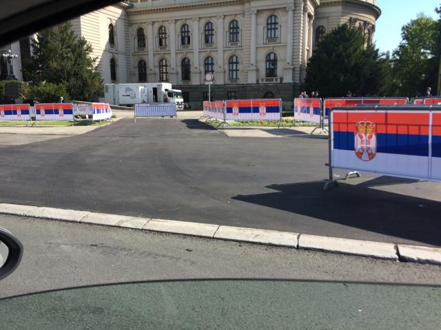 Farbanje i šminka, skinut Zid plaèa - "BG je uz Vuèiæa"