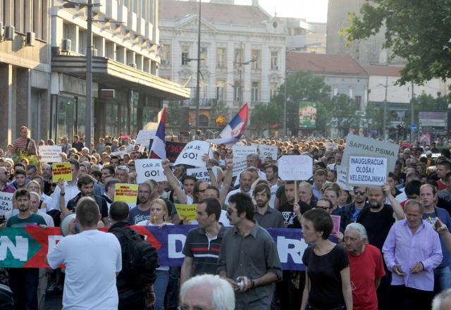 Protest held in Belgrade against "Vucic's autocratic regime"