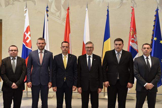 Govt. "works to improve position of Serbian workers abroad"