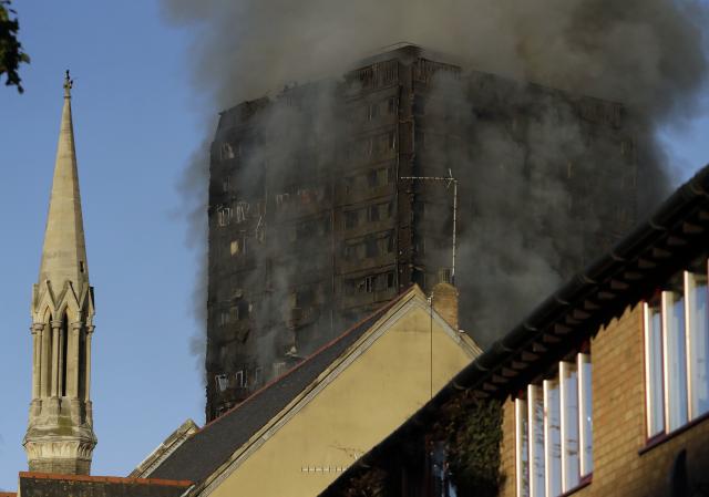 Drama u Londonu: Požar progutao soliter, ima mrtvih