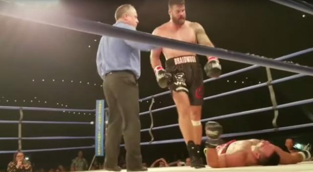 Tragedija u ringu: Preminuo nokautirani bokser