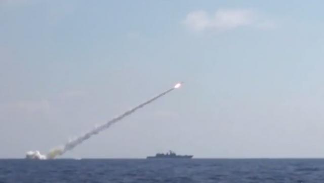 Rusi s ratnih brodova gađali ID u Siriji i pogodili VIDEO