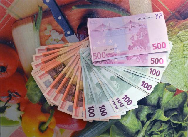 Turski državljanin umotao 94.000 evra u foliju
