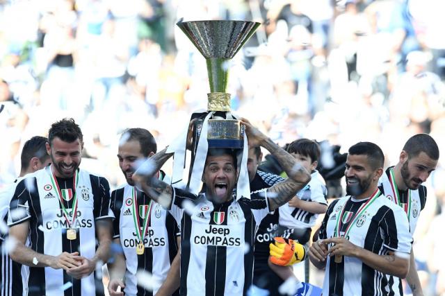 Juventus otpustio Alvesa – ni hvala, ni srećno