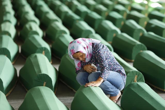 Serbian officials miss Srebrenica commemoration