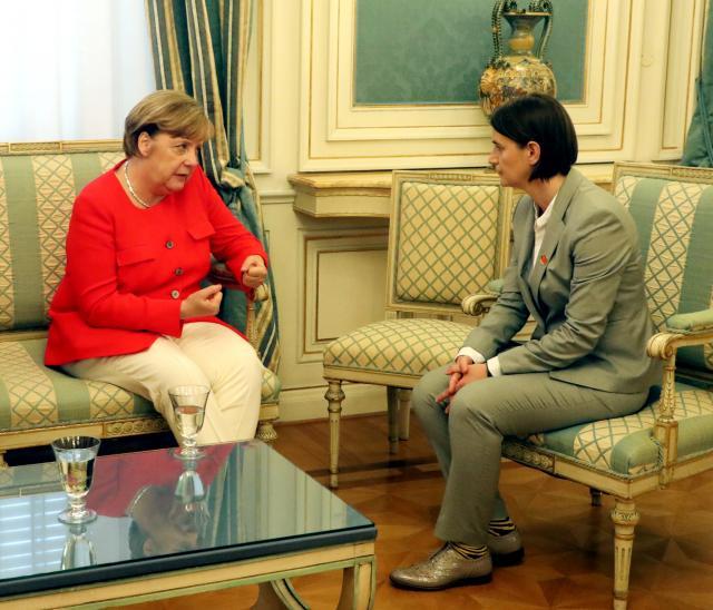 Serbian PM addresses Trieste summit, meets with Merkel
