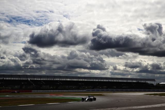Mercedes dominira, Botas brži od Hamiltona