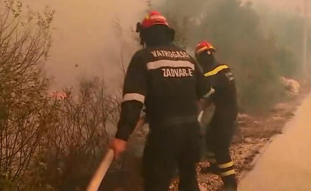 HR u plamenu, stradala jedna osoba, gori i vrtić VIDEO