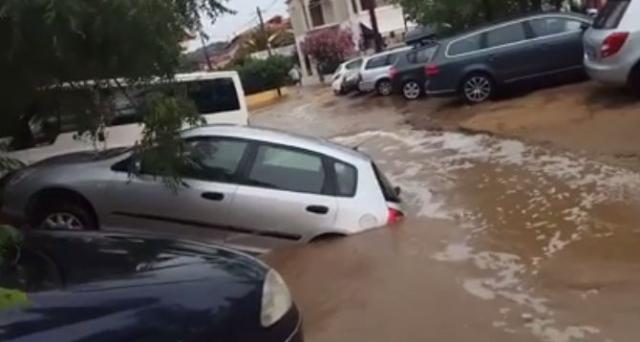 Oluja na Halkidikiju: Razrušeni putevi, kola u blatu VIDEO