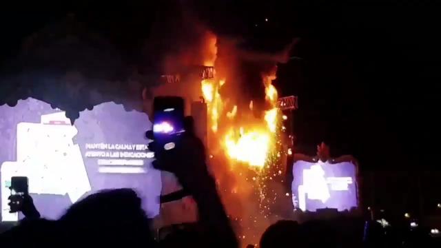 Gorela bina na festivalu, evakuisano 22.000 ljudi VIDEO