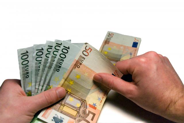 Osumnjičeni od pacijentkinje tražio mito i dobio 100 evra
