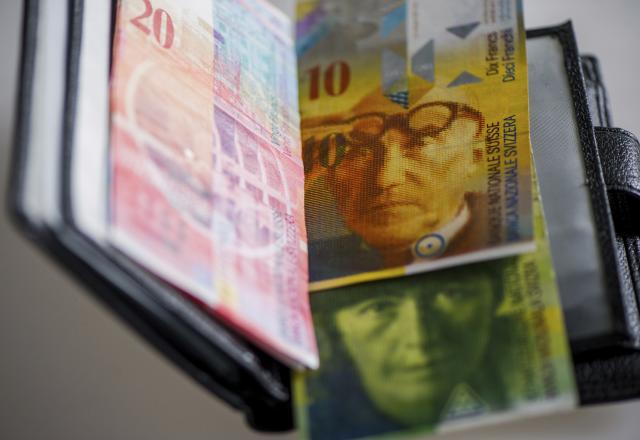 Švajcarac pada, zamena kredita u € neisplativa