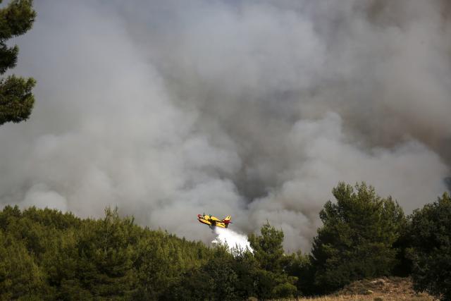 Požari i dalje bukte u Dalmaciji, vide se iz svemira