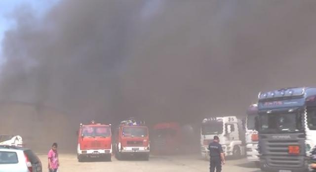 Gust dim nad Jagodinom:Gorela kineska fabrika papuča VIDEO