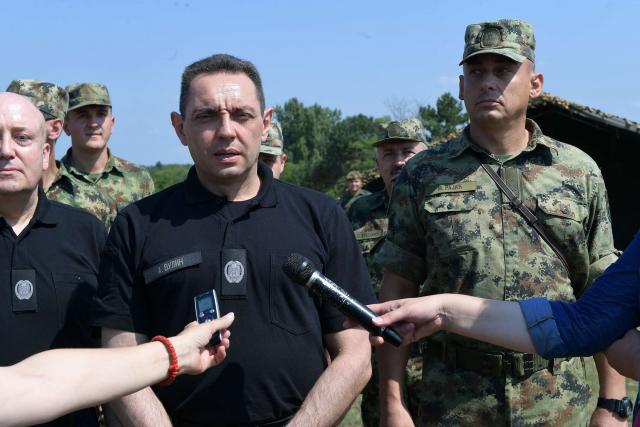 Vulin: Još hiljadu profesionalaca u Vojsci Srbije