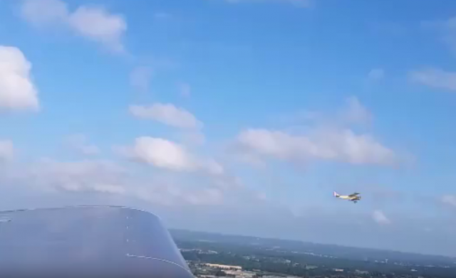 Telefon ispao iz aviona i snimio ceo pad (VIDEO)