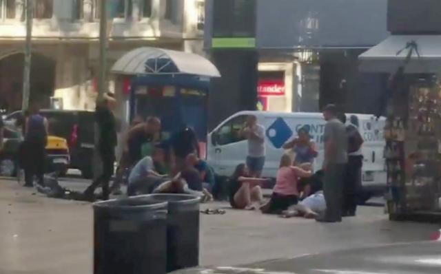 Teror u Barseloni: Dvojica uhapšena, potraga za vozaèem