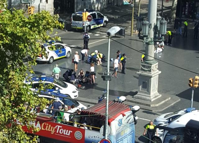 Šta znamo o teroru u Barseloni i gde je vozač? / VIDEO