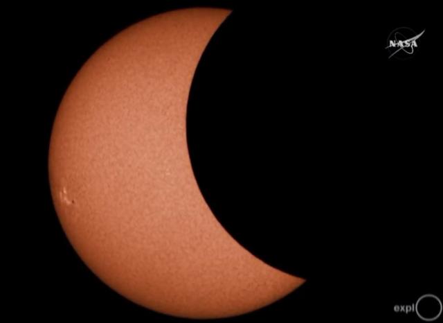 Milioni ljudi posmatrali su pomračenje Sunca / VIDEO