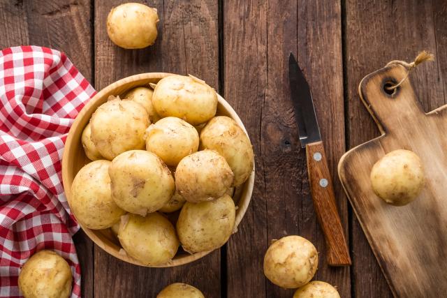 Odličan trik da sprečite da vam krompir proklija