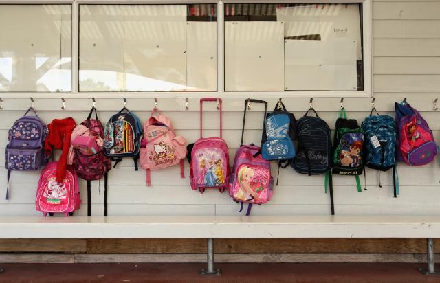 Sekretarijat podržava upis dece migranata u škole