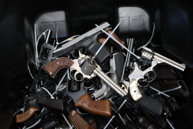 Serbians hand in 350 illegal weapons in ongoing campaign