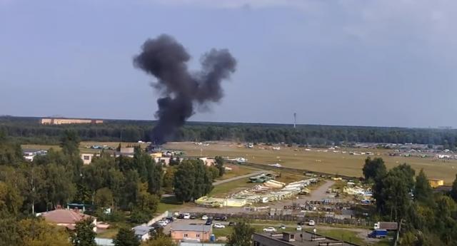 Srušio se avion u Rusiji, dvoje mrtvo VIDEO