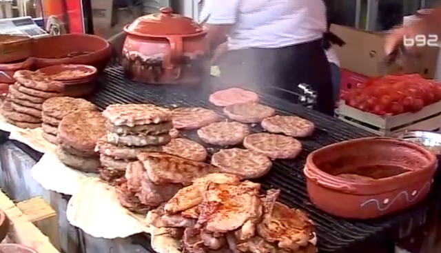 Na Roštiljijadi u LE pojedeno 50 tona roštilja i peèenja (VIDEO)
