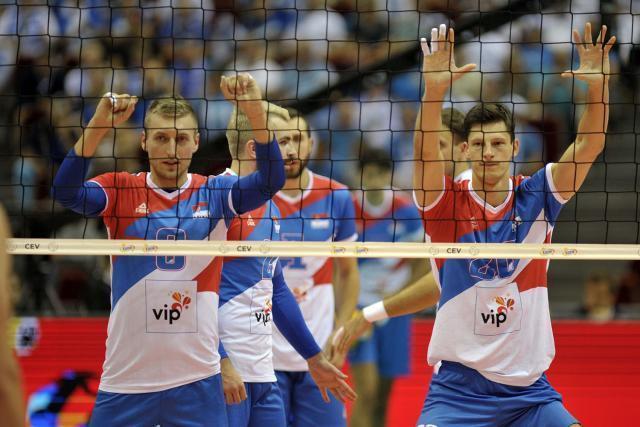 Top Serbian officials congratulate volleyball team