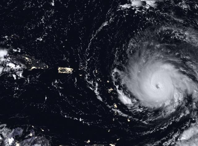 Irma uništava sve pred sobom: 