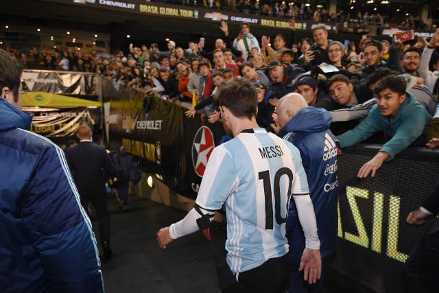 Argentina se kocka sa Mundijalom, Čile još gori