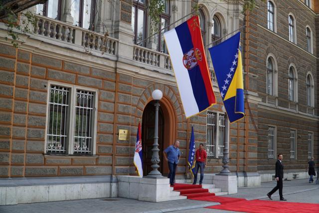 Vucic invites members of Presidency of Bosnia to Belgrade