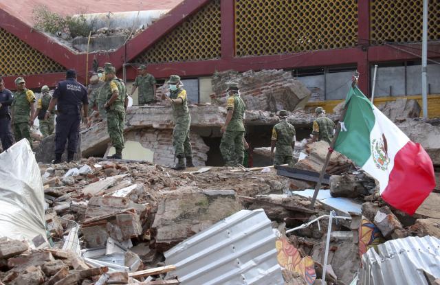 Meksiko broji žrtve i štetu: 282 stradalo, palo 50 zgrada