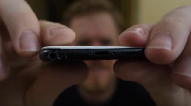 Dokazao da može: Inženjer ugradio ulaz za slušalice u iPhone 7