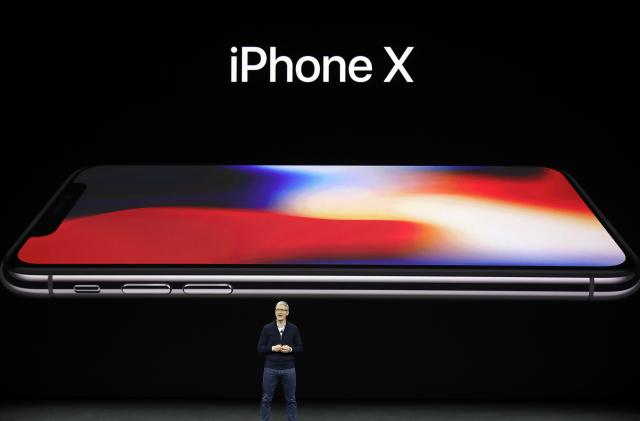 "Buduænost je stigla" - iPhone X æemo otkljuèavati "pogledom"