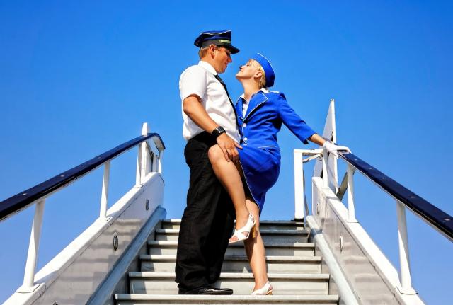 Skandal u avio-kompaniji: Piloti snimali stjuardese tokom seksa
