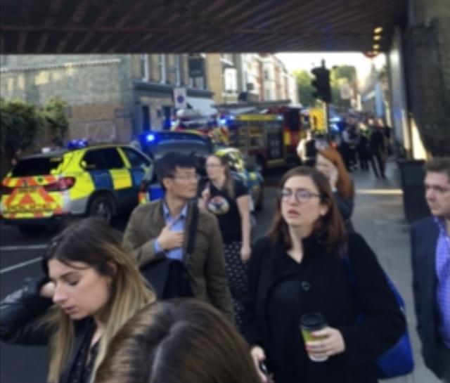 Eksplozija u londonskom metrou, ljudi sa sprženim licima