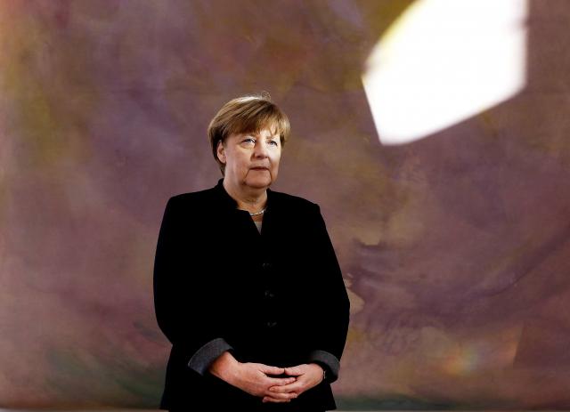 Preteće pismo Merkelovoj na arapskom, beli prah i žileti