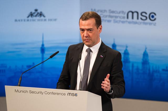 Medvedev ljut: SAD žele da sahrane gasovod u EU